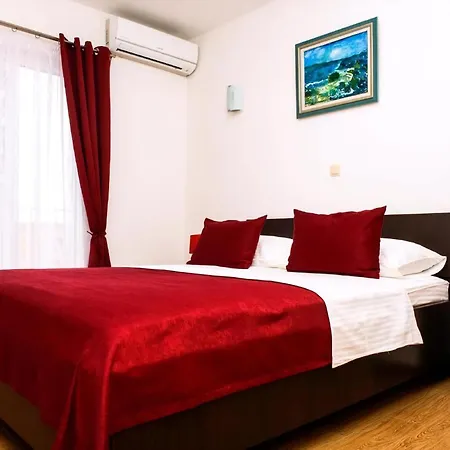Ganzes In Mit Privatem Pool Holiday home