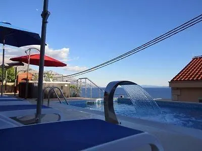 Ganzes In Mit Privatem Pool Holiday home *