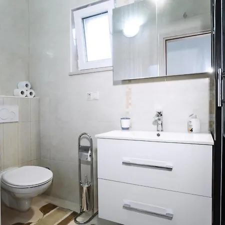 Ganzes In Mit Privatem Pool Holiday home